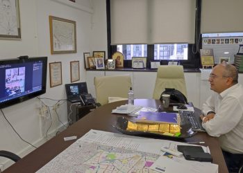 Ο Νίκος Μπάμπαλος συζήτησε με τα παιδιά του 1ου Δημοτικού