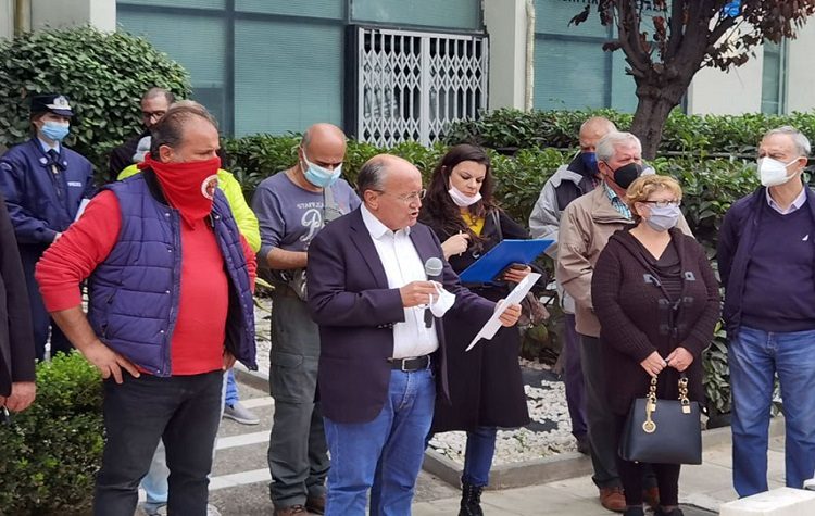 Διαμαρτυρήθηκαν στα γραφεία του ΕΔΣΝΑ κατά του ΧΥΤΑ Γραμματικού