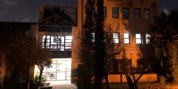 Διεθνής Ημέρα για την Εξάλειψη της Βίας κατά των Γυναικών: Φωτίστηκε πορτοκαλί το Δημαρχείο