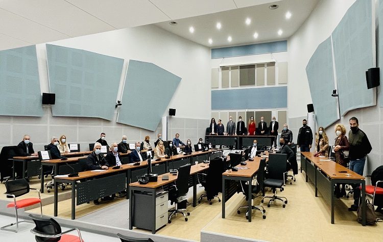 To Δημοτικό Συμβούλιο Παλλήνης ενωμένο στη μάχη κατά της πανδημίας και υπέρ του εμβολιασμού