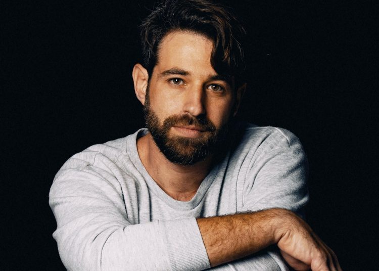 Ε. Γεωργόπουλος: «Όσο πιο απαιτητική είναι μια δουλειά, τόσο περισσότερο εξιτάρει τον ηθοποιό»