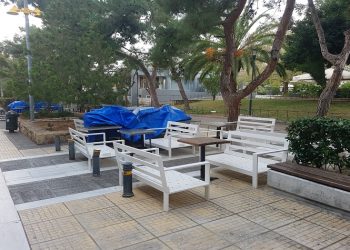 Νέα Σμύρνη: ερήμωσε η πλατεία