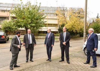 Λαϊκή Συσπείρωση: Μόνο για τις φωτογραφίες η επίσκεψη στο Ηλιακό Χωριό από τον δήμαρχο και τον υπουργό