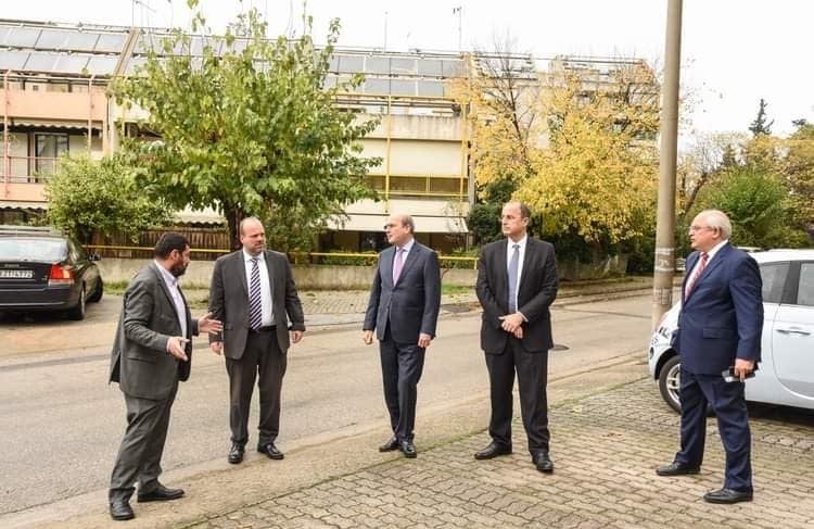 Λαϊκή Συσπείρωση: Μόνο για τις φωτογραφίες η επίσκεψη στο Ηλιακό Χωριό από τον δήμαρχο και τον υπουργό