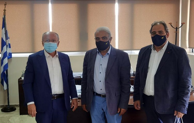 Συνάντηση δημάρχου με τον πρόεδρο και τον εκτελεστικό γραμματέα της Ένωσης Κοινοτήτων Κύπρου