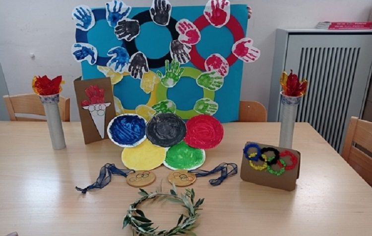 3Β: Ολυμπιονίκες και μαθητές φυτεύουν μαζί ελιές στα σχολεία