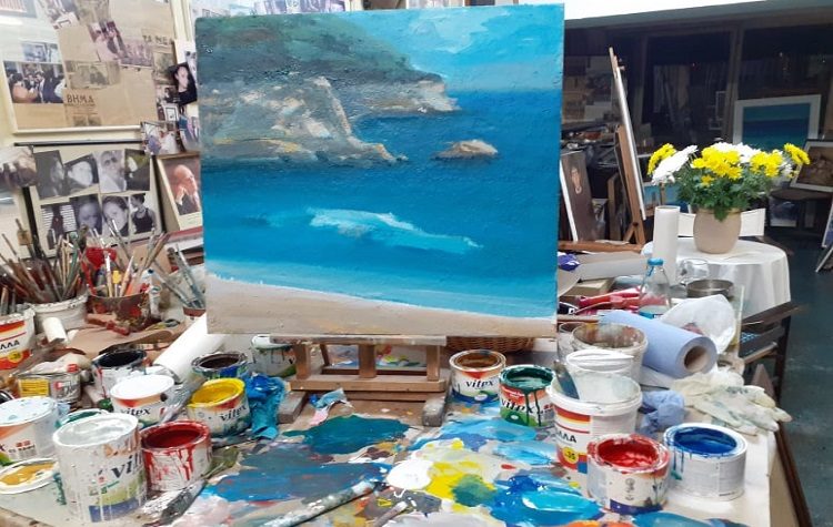 Εικαστικά: Ο Ανέστης Πρωταίος ανοίγει «Παράθυρο στο Μπλε»