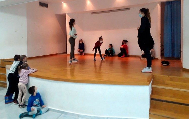 Συνεχίζεται η δημιουργική απασχόληση των παιδιών στο ΚΔΑΠ Μαραθώνος