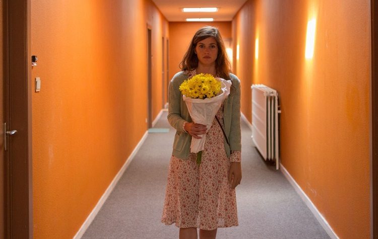 Η κωμωδία με το κρίνο