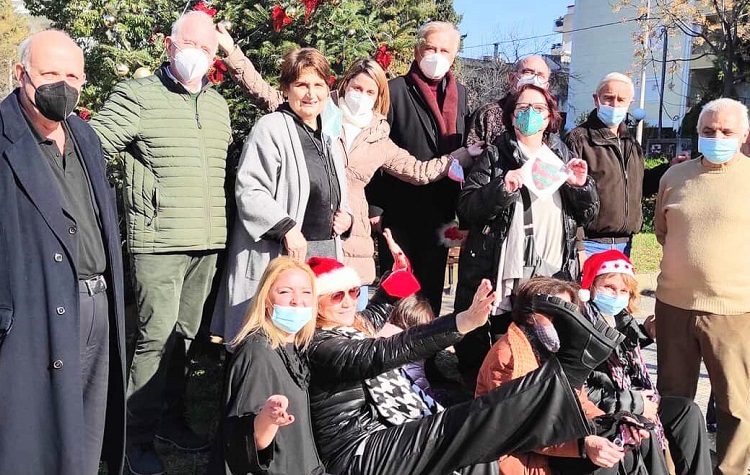 Στελέχη της παράταξης «ΝΙΚΗ των Πολιτών Αγίας Παρασκευής» στην εκδήλωση του Συλλόγου Κατοίκων Τσακού