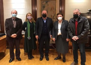 Πλήρης συστράτευση Μενδώνη και Αμυρά με τον Δήμο κατά των λατομείων