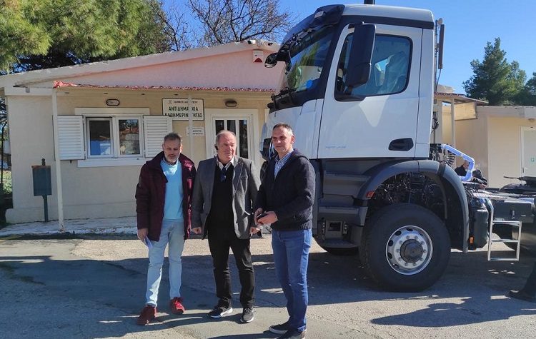 Εκσυγχρονίζεται με νέο ελκυστήρα ο στόλος οχημάτων του Δήμου