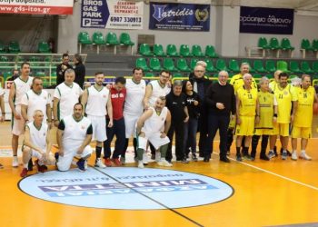 Τρίποντα αλληλεγγύης από την ομάδα του Δήμου Αμαρουσίου και των παλαίμαχων του ΓΣΑ