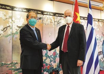 Στην κινεζική πρεσβεία η «Αμαρυσία»: Συζήτηση περί «δημοκρατίας»