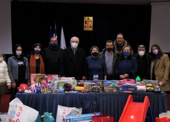Συγκινητική συγκέντρωση χριστουγεννιάτικων δώρων για τα παιδιά του Αμαρουσίου