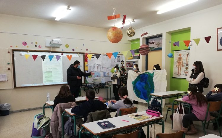 Οι μαθητές του 4ου Δημοτικού Πεύκης παρουσίασαν τις δράσεις τους στον Τάσο Μαυρίδη