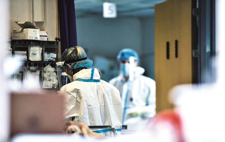 Ένα… εμβόλιο θα μας σώσει