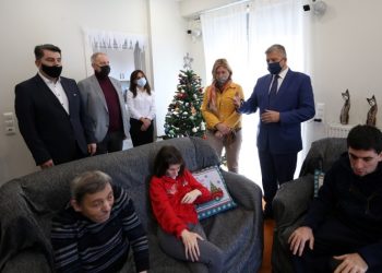 Η Περιφέρεια Αττικής χρηματοδοτεί 21 δομές για άτομα με νοητική υστέρηση με 9.318.350 €