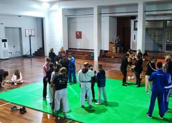 Πραγματοποιήθηκε το 1ο δωρεάν σεμινάριο αυτοάμυνας για γυναίκες στον Δήμο