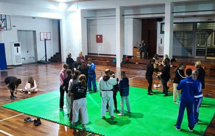 Πραγματοποιήθηκε το 1ο δωρεάν σεμινάριο αυτοάμυνας για γυναίκες στον Δήμο