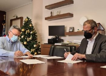 Υπογράφηκε η σύμβαση για την πλήρη ανακατασκευή και ανακαίνιση του γηπέδου Αυλώνα