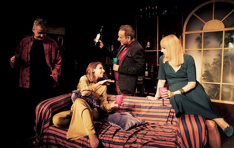 Έκτακτες εορταστικές παραστάσεις για την κωμωδία «Το Ψέμα» στο θέατρο «Αλεξάνδρεια»