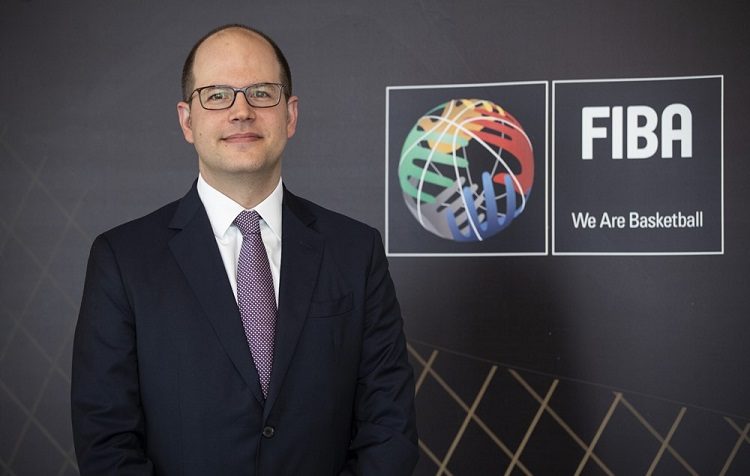 Επίσημη επίσκεψη του γενικού γραμματέα της FIBA Ανδρέα Ζαγκλή στα γραφεία της ΕΟΚ στις 27 Δεκεμβρίου