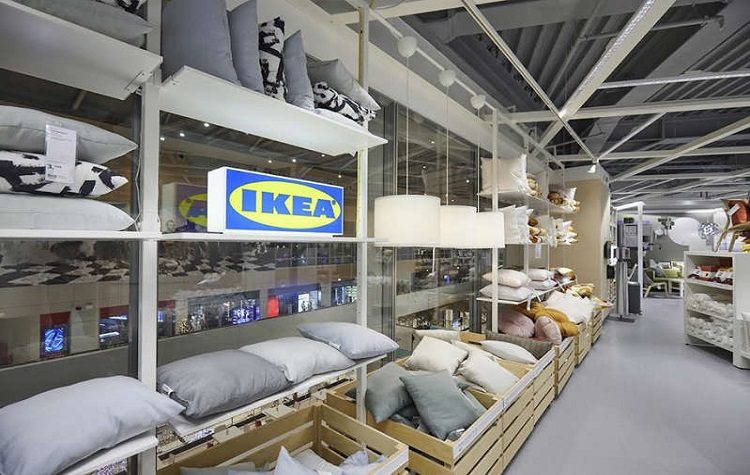 Τι γίνεται με τις αυξήσεις της IKEA στην Ελλάδα και στον κόσμο