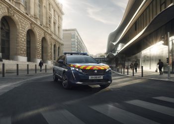 Ο στόλος της Γαλλικής Χωροφυλακής εξηλεκτρίζεται με Peugeot 3008 HYBRID 225