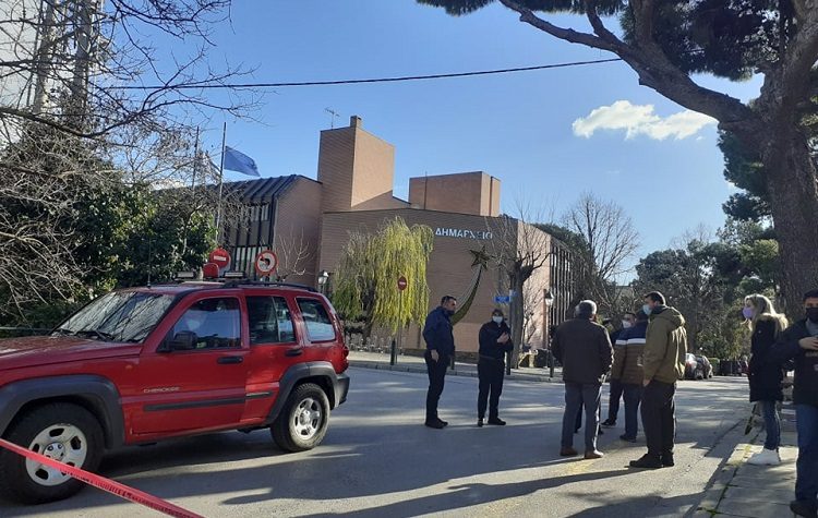 Φάρσα η απειλή για βόμβα στο Δημαρχείο Κηφισιάς