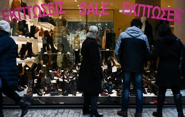 ΕΝΕΒΑΠ: «Και στις εκπτώσεις στηρίζουμε την αγορά της πόλης»