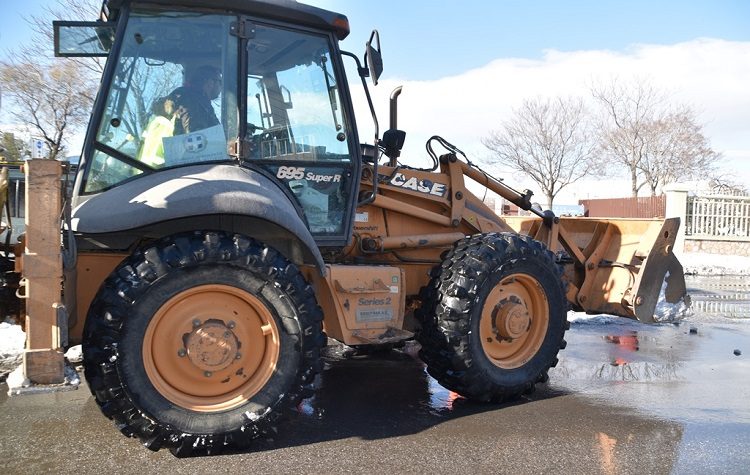 Περιφέρεια Αττικής: Συνδρομή σε Δήμους για διάνοιξη δρόμων και απεγκλωβισμό οχημάτων