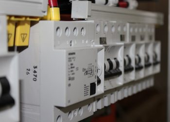 Ειδικό βοήθημα επανασύνδεσης ρεύματος: Κριτήρια και δικαιολογητικά για την υποβολή αίτησης