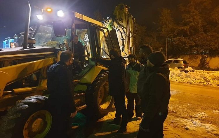 Δυο εκχιονιστικά μηχανήματα στη διάθεση της Πολιτικής Προστασίας από τον Γ. Πισιμίση