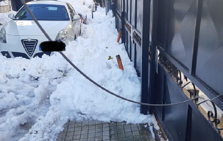 Περιοχές αποκλεισμένες και δίχως ρεύμα στο Μαρούσι, κλειστοί Βρεφονηπιακοί, rapid test στο «Σπύρος Λούης»