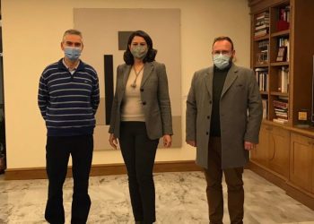 Δέσμευση Νίκης Κεραμέως για στήριξη των σχολείων της πόλης