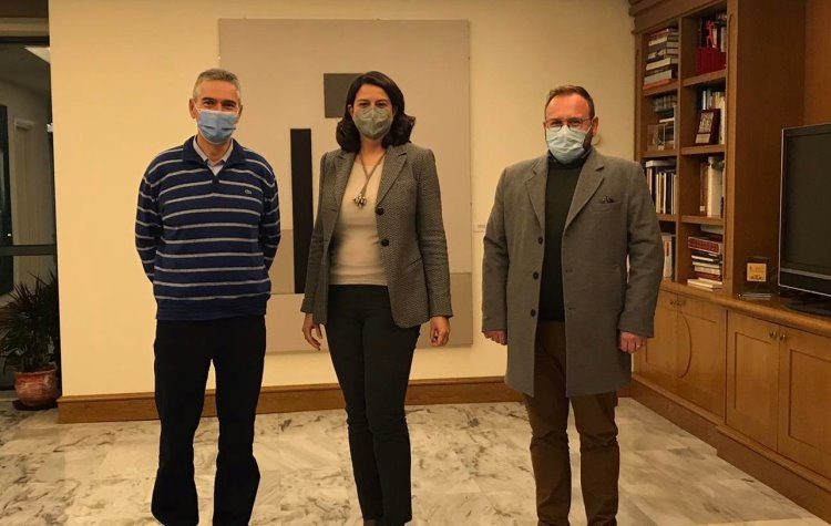 Δέσμευση Νίκης Κεραμέως για στήριξη των σχολείων της πόλης