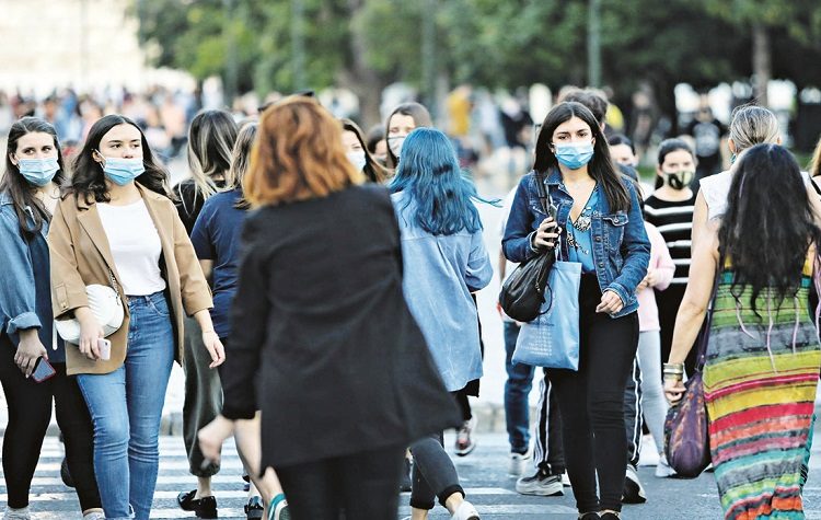 «Όμικρον» με λίγο… φως