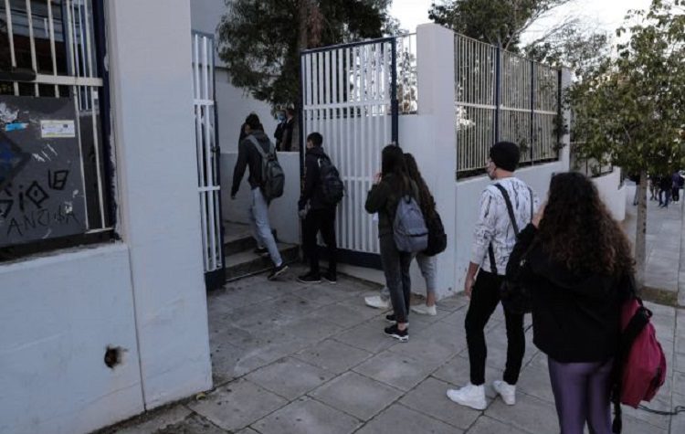 «Έλλειψη self test στα σχολεία – μη χορήγηση στο προσωπικό καθαριότητας»