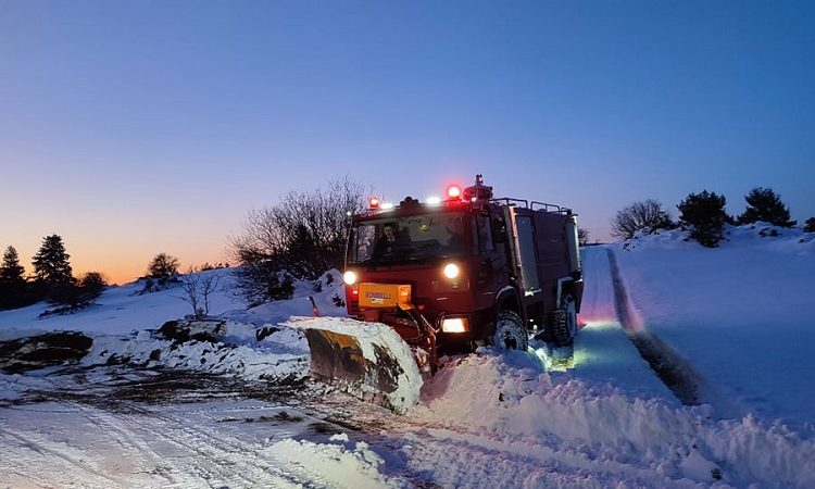 Επιτυχημένη επιχείρηση διάνοιξης του επικίνδυνου δρόμου προς τη Μονή Στουδίου