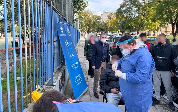 Με παρέμβαση του Γιάννη Κεχρή διενεργήθηκαν rapid test και σε υπό κατάληψη σχολείο στη Μεταμόρφωση