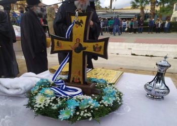 Με ευλάβεια και κατάνυξη ο εορτασμός των Θεοφανείων στη Λαυρεωτική