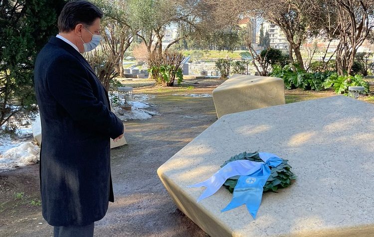 Μ. Βαρβιτσιώτης: «Δεν ξεχνάμε. Ποτέ ξανά»