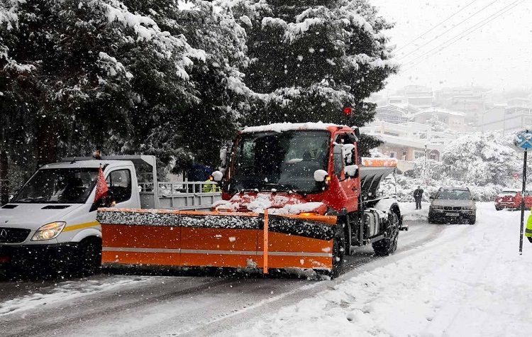 Γιγαντιαία επιχείρηση του Δήμου Βάρης Βούλας Βουλιαγμένης για την αντιμετώπιση των ακραίων καιρικών φαινομένων