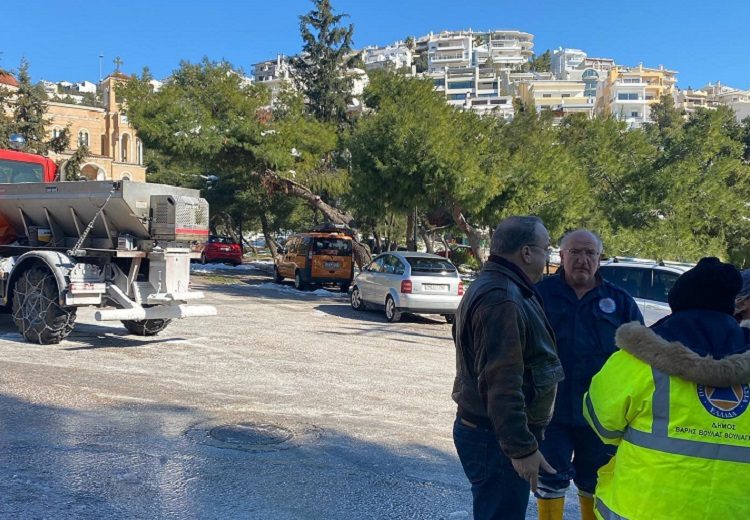 3Β: Ολοκληρώθηκε έπειτα από 62 συνεχείς ώρες η επιχείρηση εκχιονισμού του οδικού δικτύου της πόλης