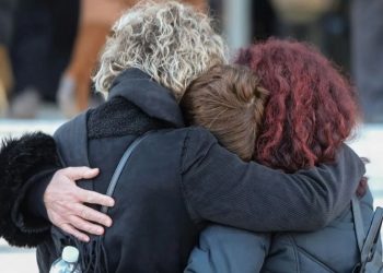 Ένα κουβάρι μάνες…