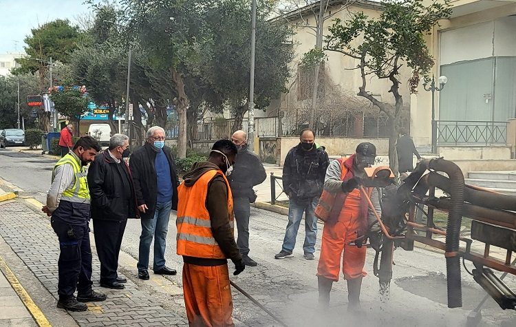Εργασίες αποκατάστασης οδοστρώματος σε διάφορα σημεία του Αμαρουσίου