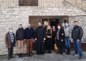 Προσφορά αγάπης σε ενορίες της Πεύκης από την παράταξη «Δήμος Μπροστά+»