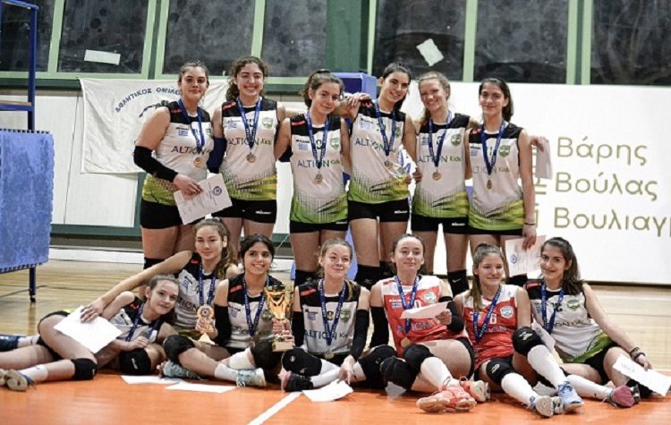 Bόλεϊ: Μία «κούπα» και ένα χάλκινο μετάλλιο για το «νέο αίμα» του Φοίβου Μελισσίων