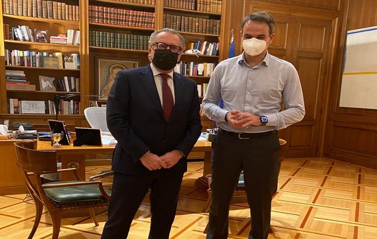 Συνάντηση Μητσοτάκη - Κουμουτσάκου στο Μέγαρο Μαξίμου